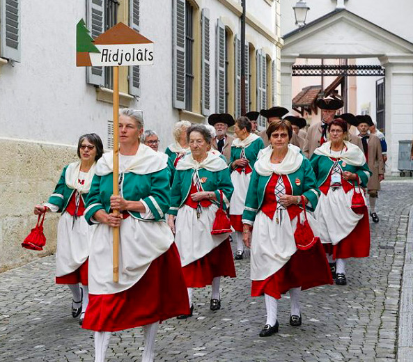 Fête romande et internationale des patoisants 2022, le cortège © Léa Buchwalder